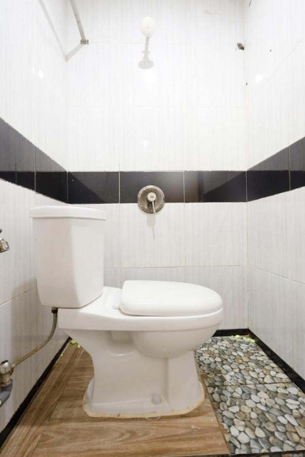 Oyo 92702 Minang Jaya Hotel Нагоя Екстериор снимка
