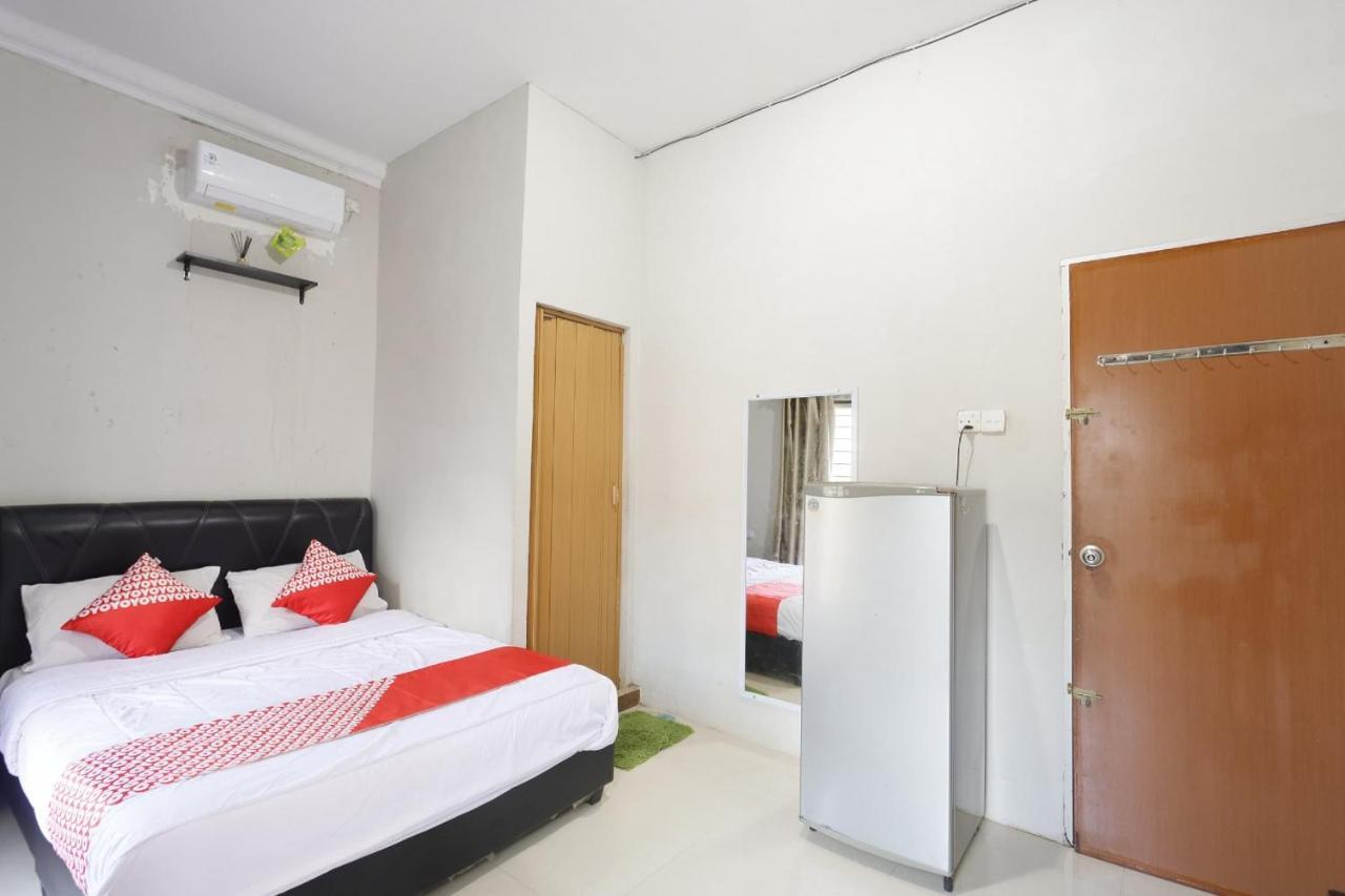 Oyo 92702 Minang Jaya Hotel Нагоя Екстериор снимка