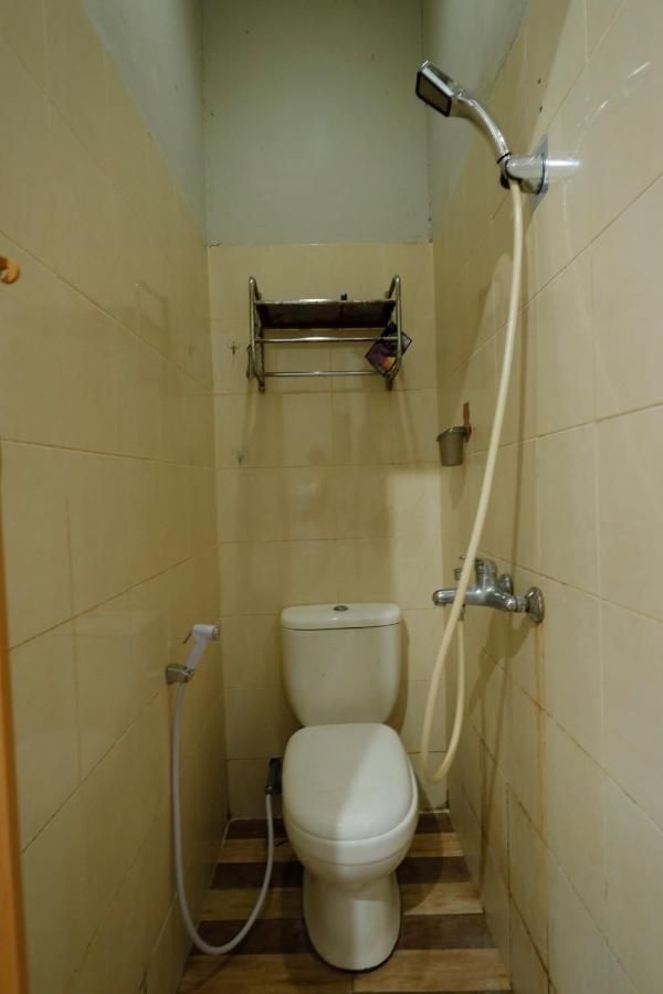 Oyo 92702 Minang Jaya Hotel Нагоя Екстериор снимка